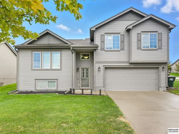 16302 Redman Ave, Omaha, NE 68116
