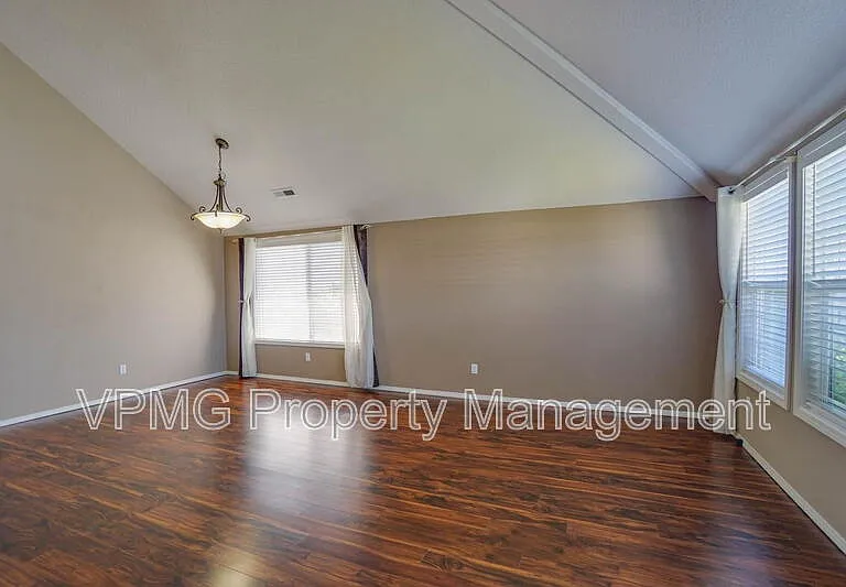 7205 NE 159th Ave — Photo 5
