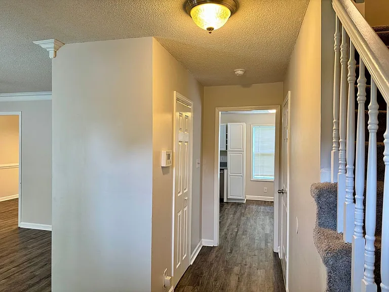 1349 Jenny Ln — Photo 13
