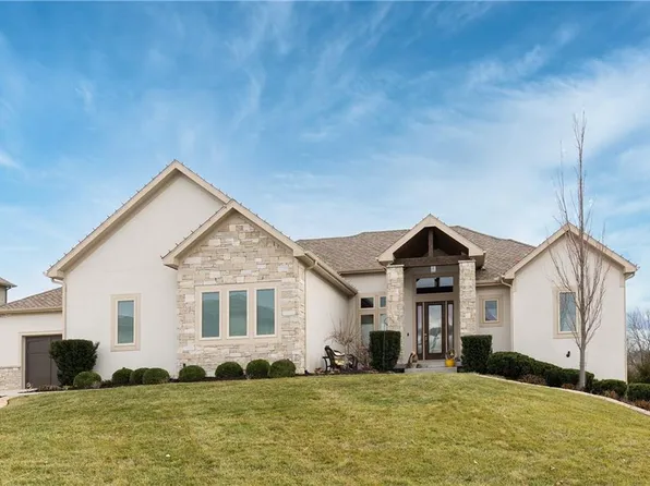 25137 W 105th Ter, Olathe, KS 66061