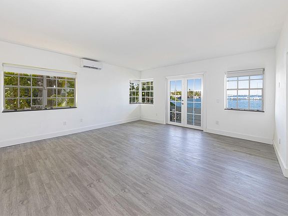 3rd image of 8632 Byron Ave #2