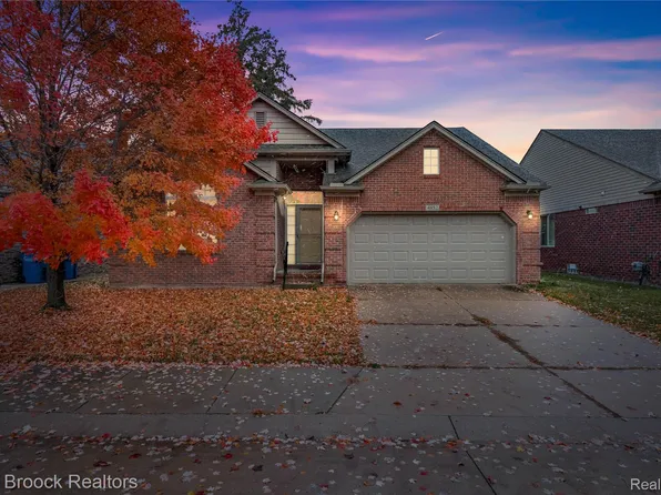 4852 Burberry Dr, Warren, MI 48092