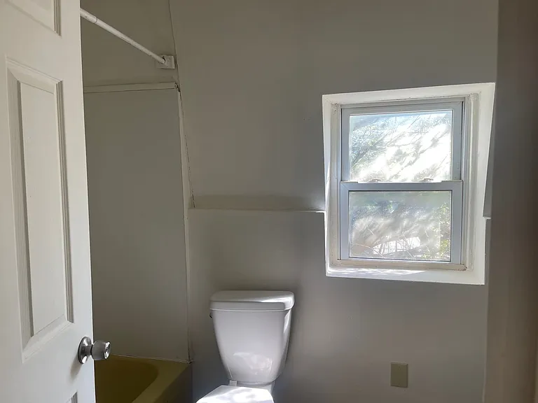 537 Pratt St — Photo 7