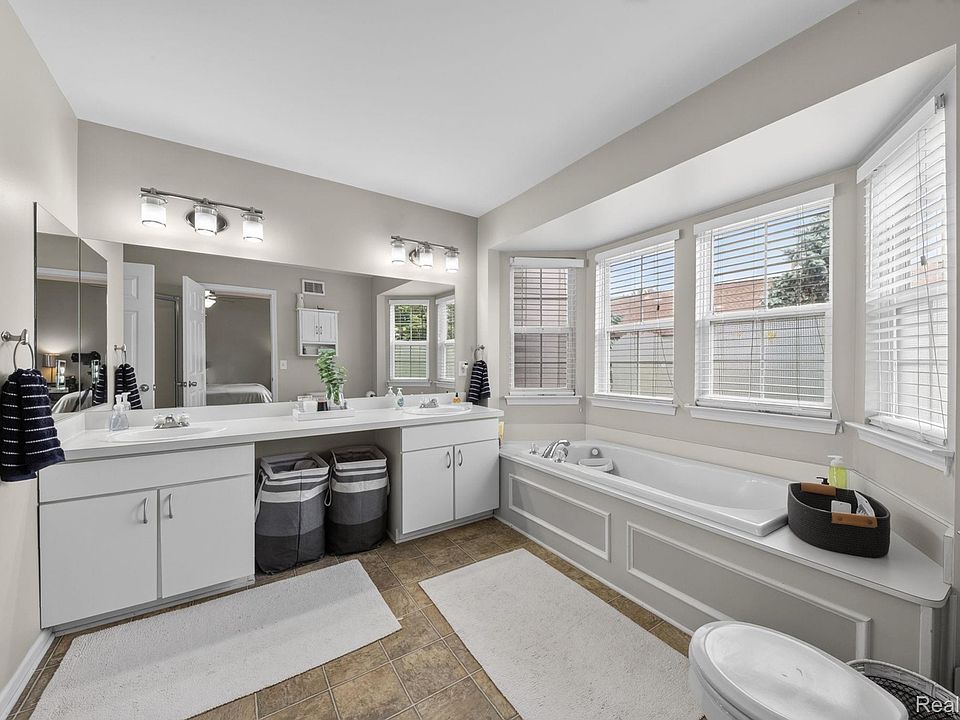 4554 Hunters Cir E, photo 21