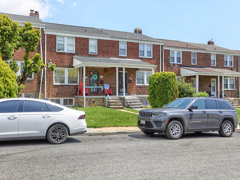 1323 N Kenwood Ave — Photo 21