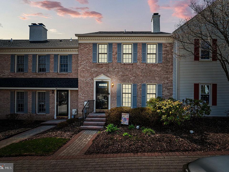 1st image of 705 Hillary Ct #705