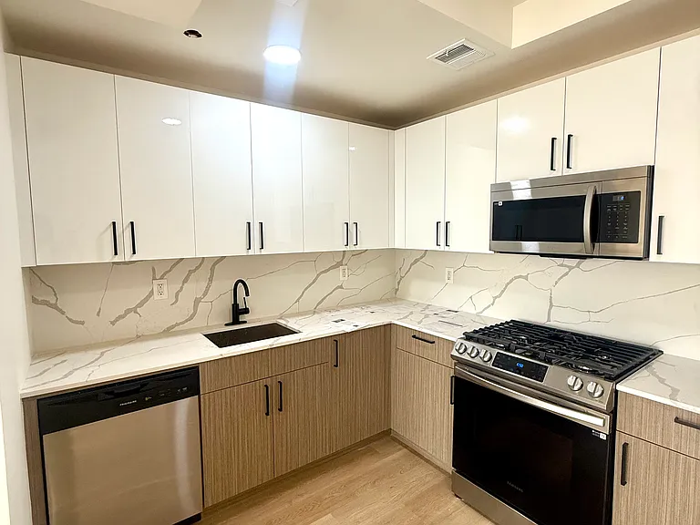 3144 Emmons Ave #3 — Photo 4