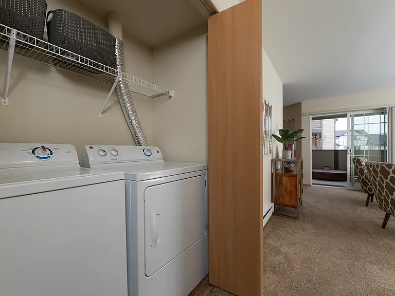 Model In-Unit Washer + Dryer