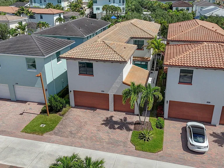 4025 Faraday Way — Photo 80