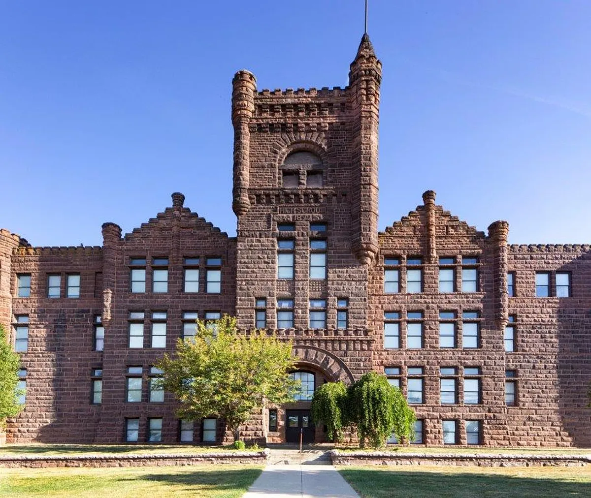 Building Photo - 610 13th St