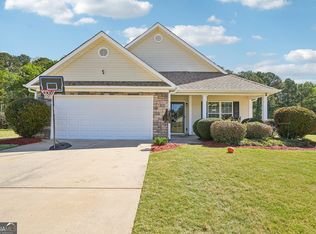 345 Annslee Cir, Loganville, GA 30052