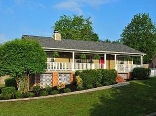 825 Black Rock Cir, Knoxville, TN 37934