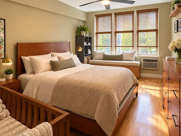 225 Ocean Parkway image 1 of 6
