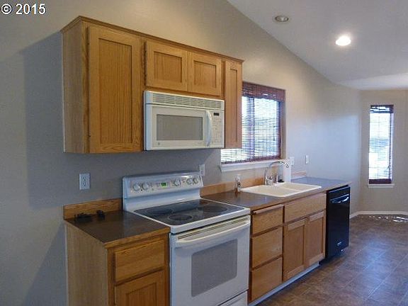2nd image of 16006 NE 90th St
