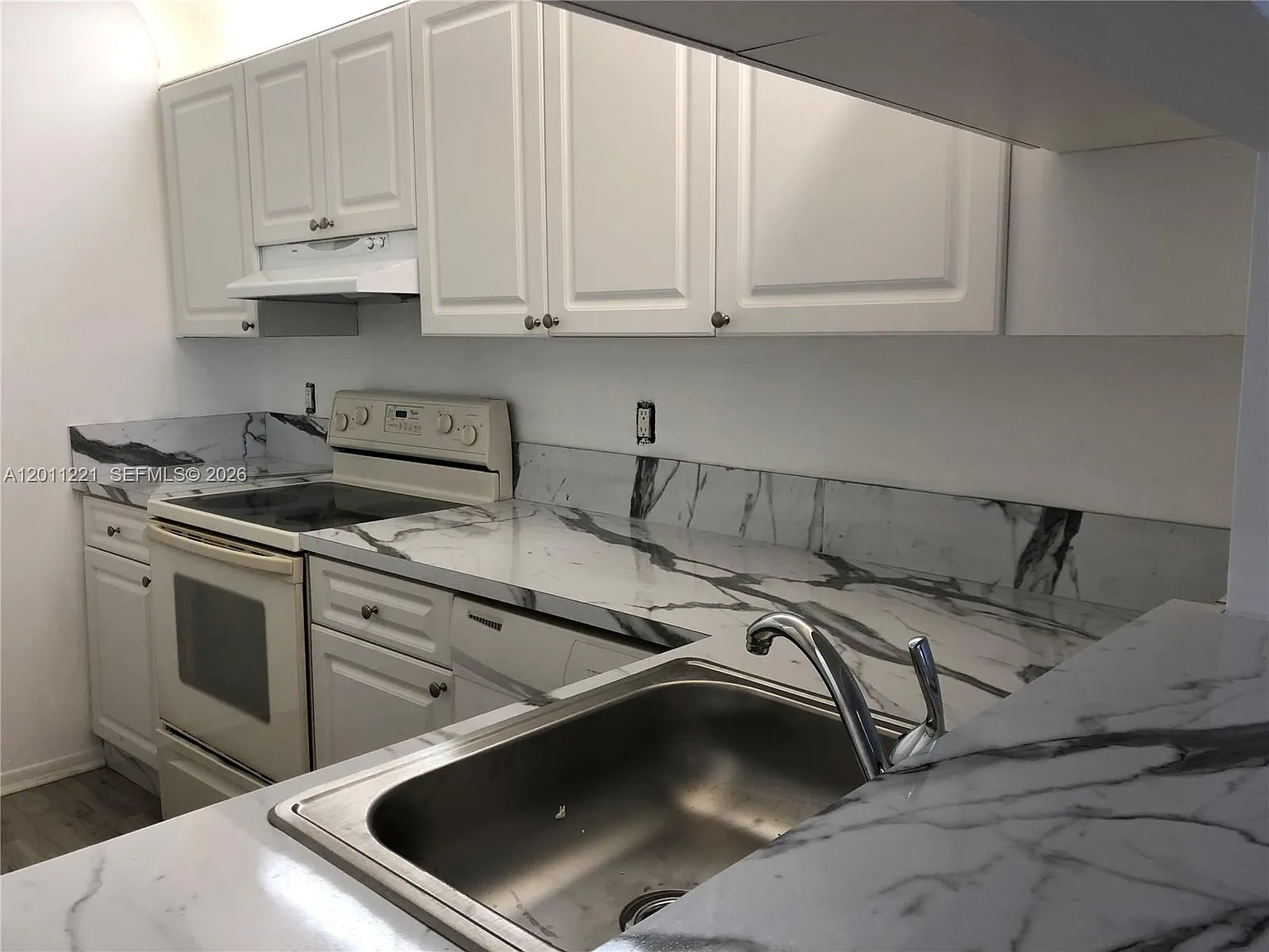 Lakewood Village — Photo 4