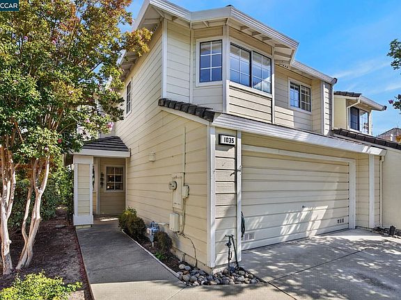 3rd image of 1035 Pinehurst Ct