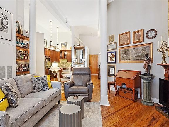 5th image of 920 Poeyfarre St APT 367