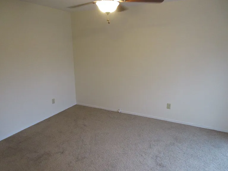 2805-2807 Iroquois Ct — Photo 9