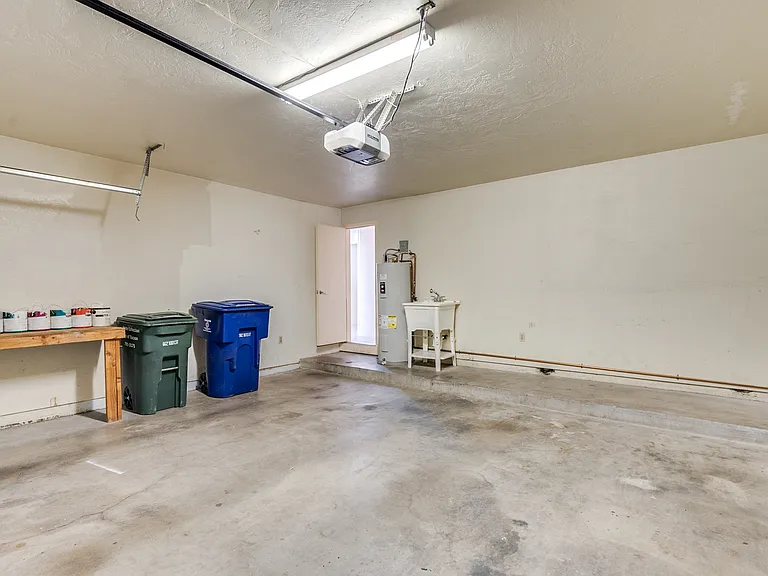 GARAGE WITH SINK