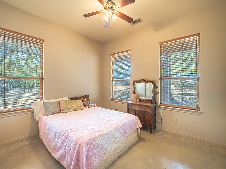 103 Rolling Hills Dr — Photo 8