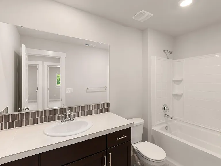 11001 33rd St NE — Photo 2