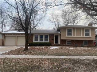 6911 E Timberon Ln, Wichita, KS 67206