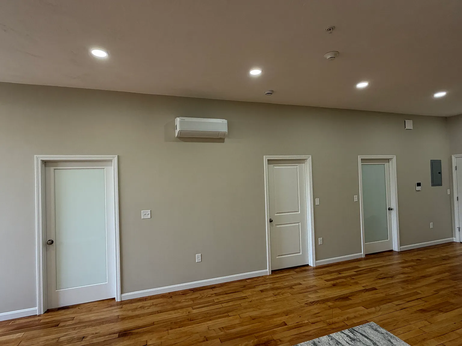 2 bed, 1180 sqft, $2,195 — Photo 2