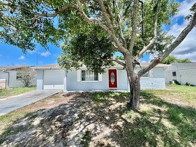2 bed, 1.0 bath, 922 sqft, $1,550 — Photo 2