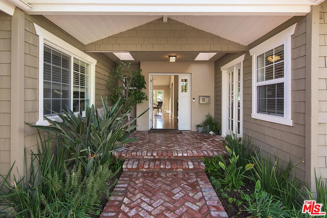 4 bed, 3.0 bath, 2600 sqft, $12,000 — Photo 3