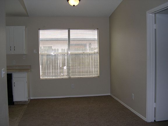 dining off kitchen