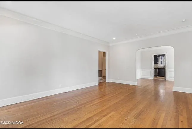 322 Pio Nono Ave — Photo 4