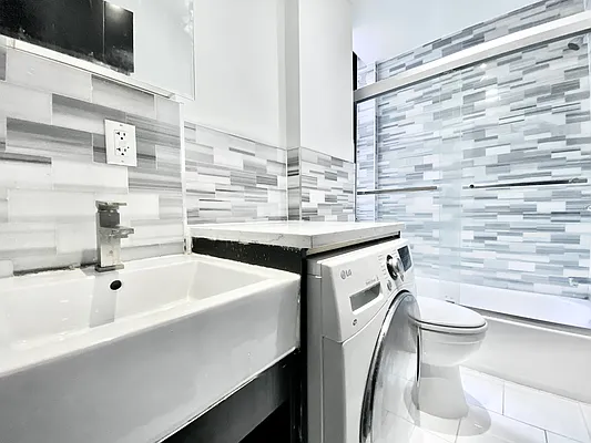 Rented by Vector New York, LLC | media 5