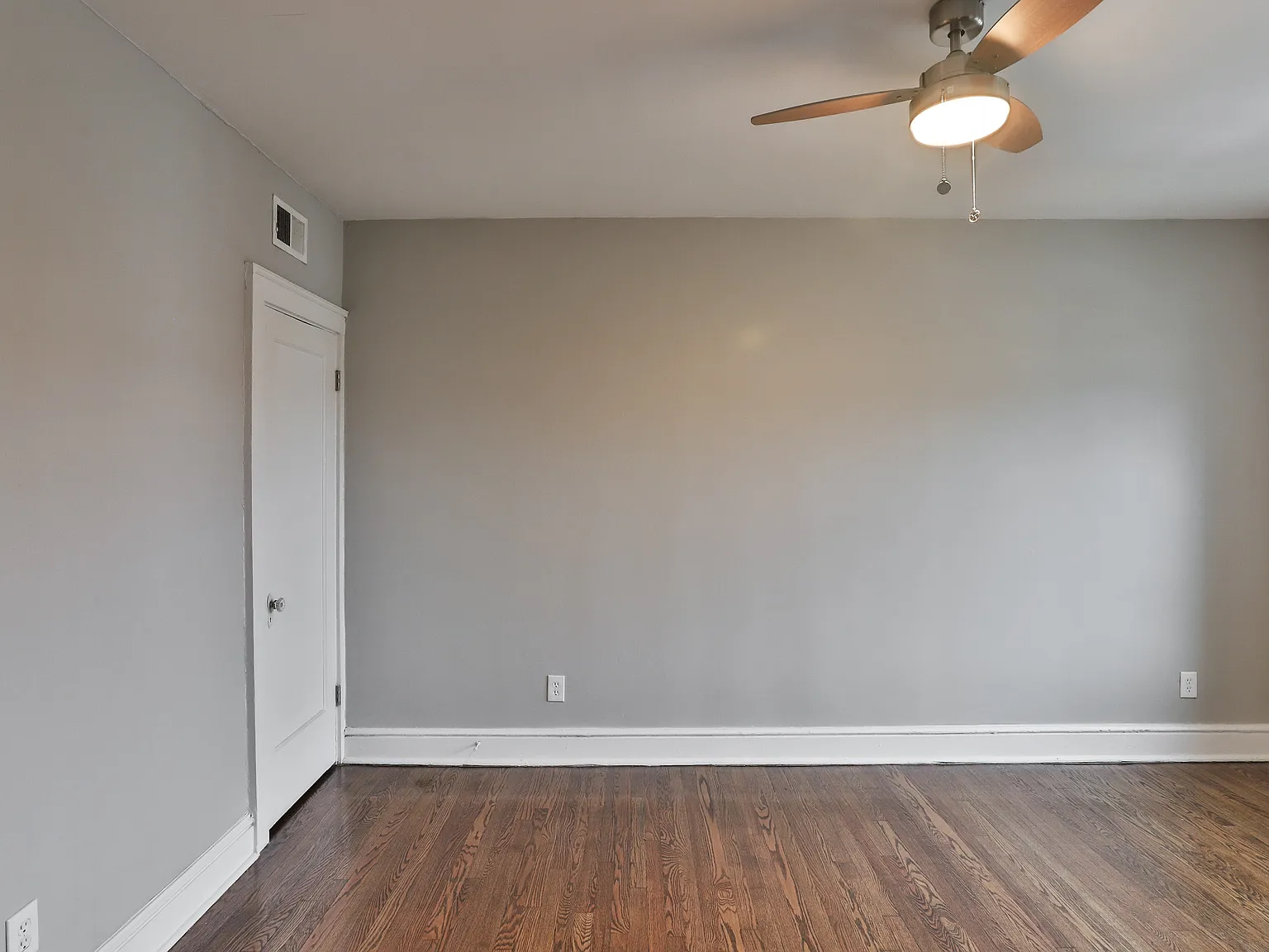Studio, $650 — Photo 2