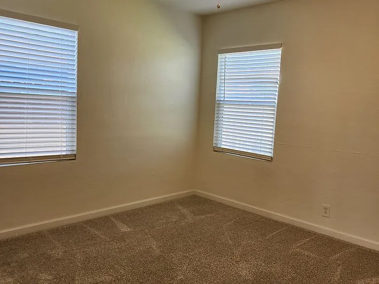 2309 Manor St — Photo 7