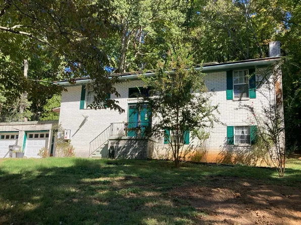 3819 Twin Island Dr, Maryville, TN 37804