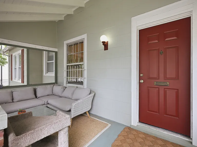 1008 Shepherd St NE — Photo 2
