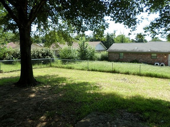 3rd image of 155 Sandstone Dr
