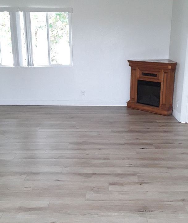 1st image of 1935 Cloverfield Blvd #21