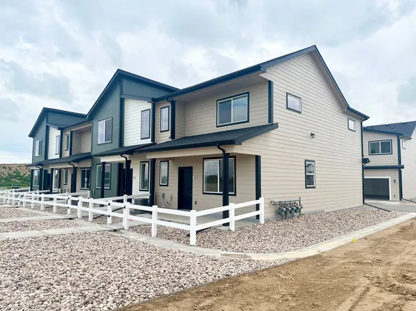 3916 Pinnacles Ct, Evans, CO 80620