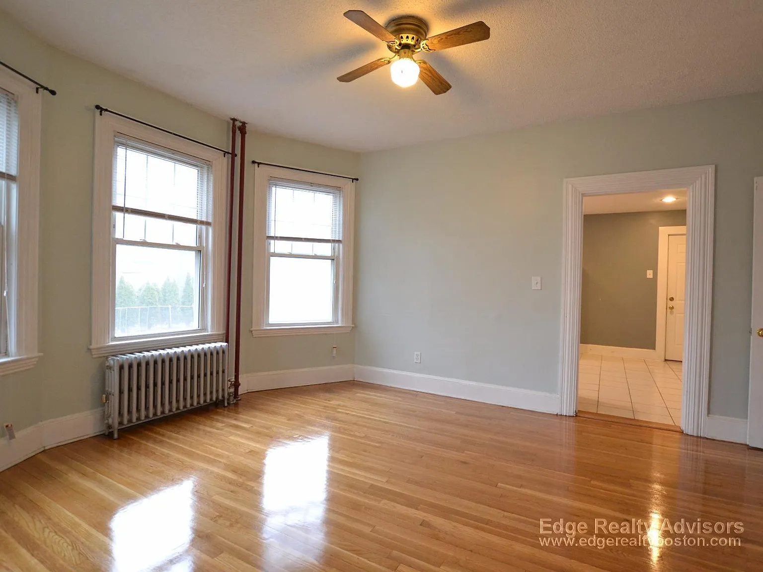 4 bed, 2.0 bath, $4,100 — Photo 4