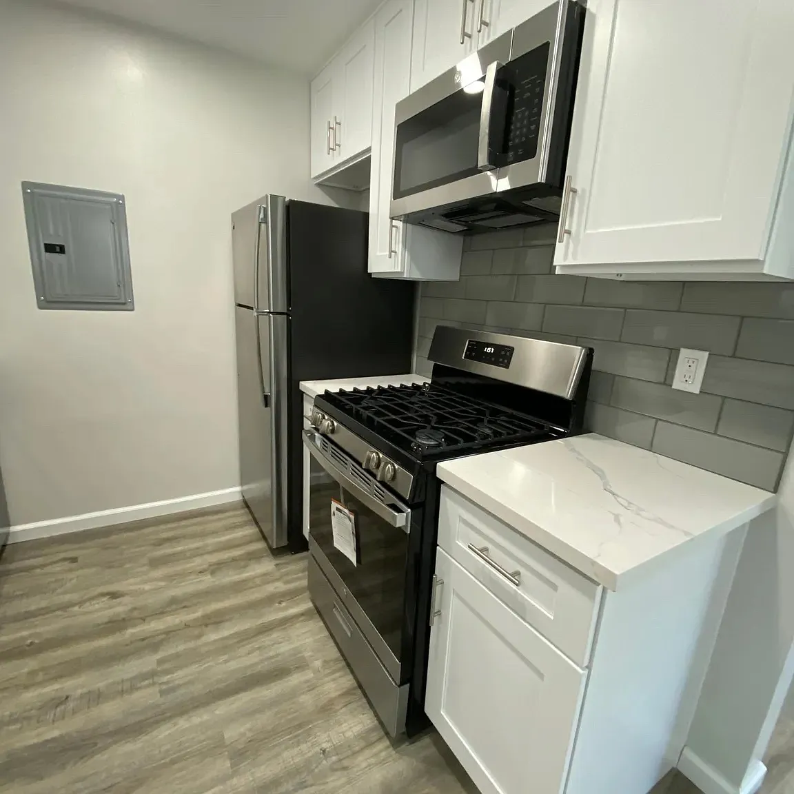 12011 Pacific Ave — Photo 2