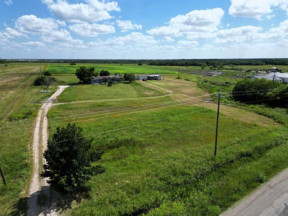 2nd image of 2852 County Road 2134