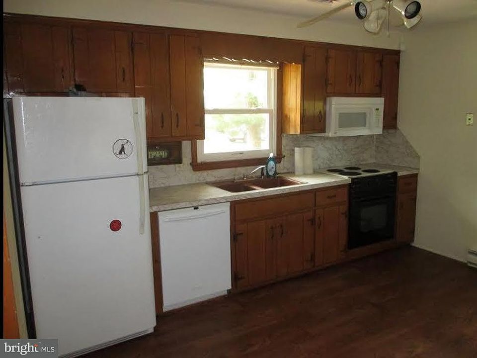 2nd image of 708 E College Ave