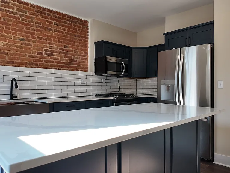 142 E Clifton Ave #2 — Photo 3