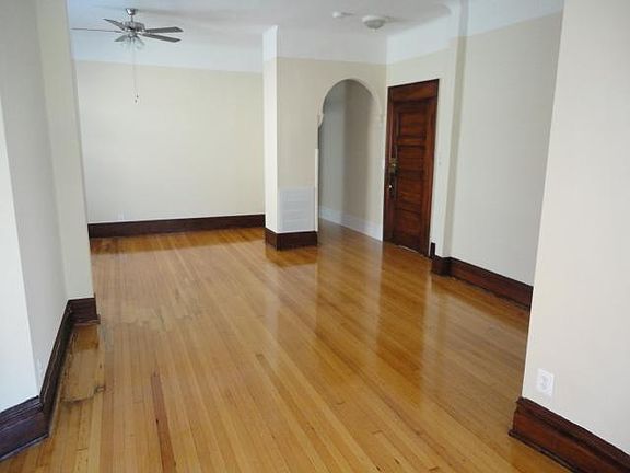 3rd image of 851 W Wellington Ave #3D