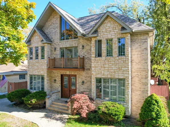 9237 Mason Ave, Morton Grove, IL 60053