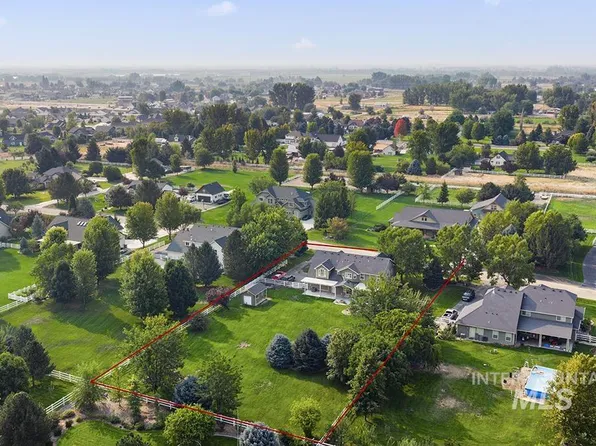 8960 New Castle Dr, Middleton, ID 83644