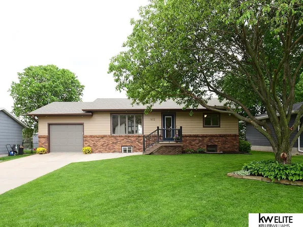 1612 Harre Ln, York, NE 68467