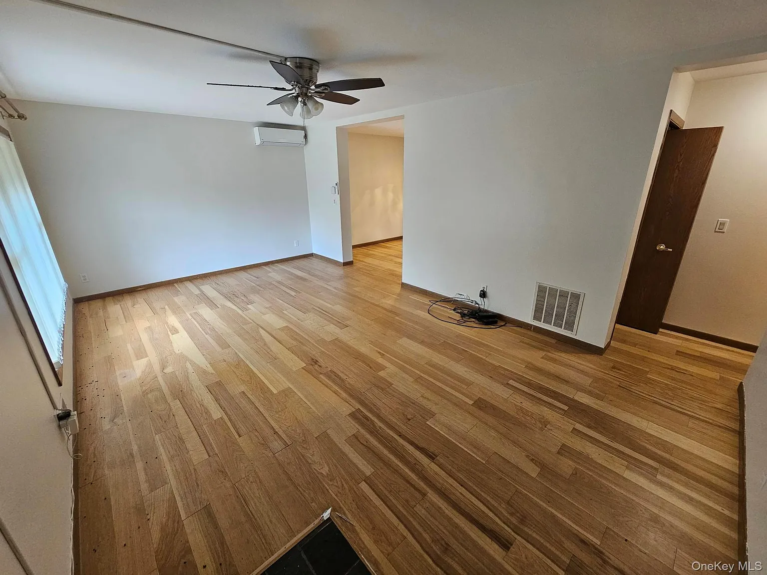 3 bed, 2.0 bath, 1300 sqft, $3,650 — Photo 2