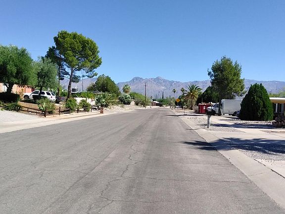 Beautiful neighborhood, Bedford Drive